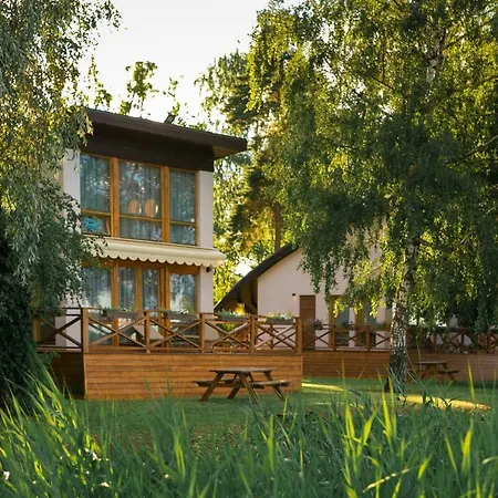 Lake House Resto Brīvdienu mājas