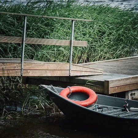 Lake House Resto Brīvdienu mājas *