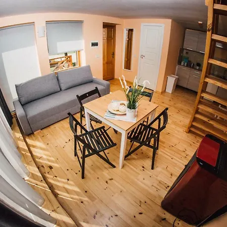 Lake House Resto Brīvdienu mājas *